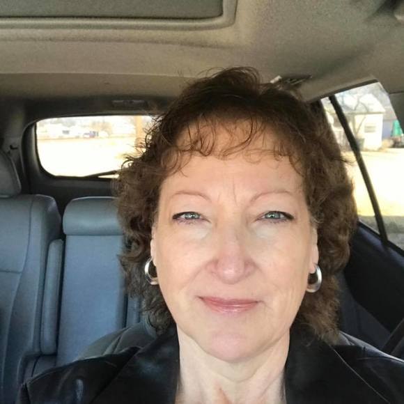 Meet your Posher, Liz - Picture 1 of 1